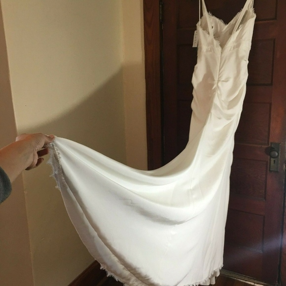 Nicole Miller Elegant White Wedding Dress - Picture 2 of 8